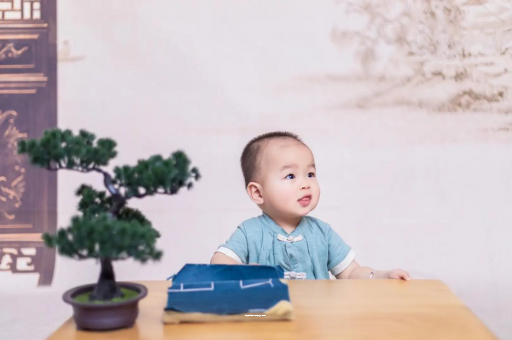 来宾宝宝总是抠鼻子 来宾宝宝总是抠鼻子